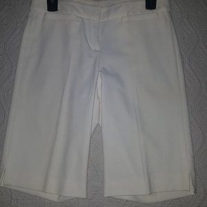 INC INTERNATIONAL CONCEPTS LADIES WHITE BERMUDA SHORTS SIZE 4